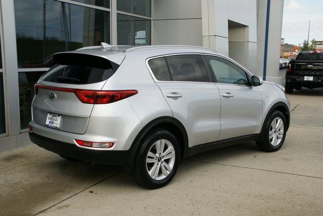 Used 2019 Kia Sportage LX w/ LX Popular Package image 3