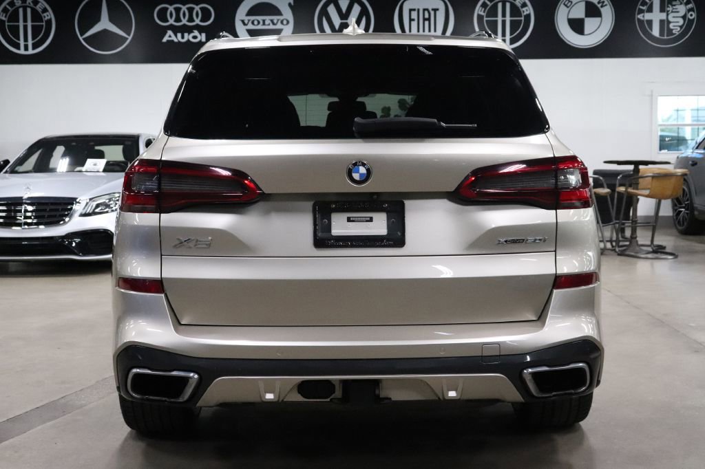 Used 2019 BMW X5 xDrive50i w/ M Sport Package image 4