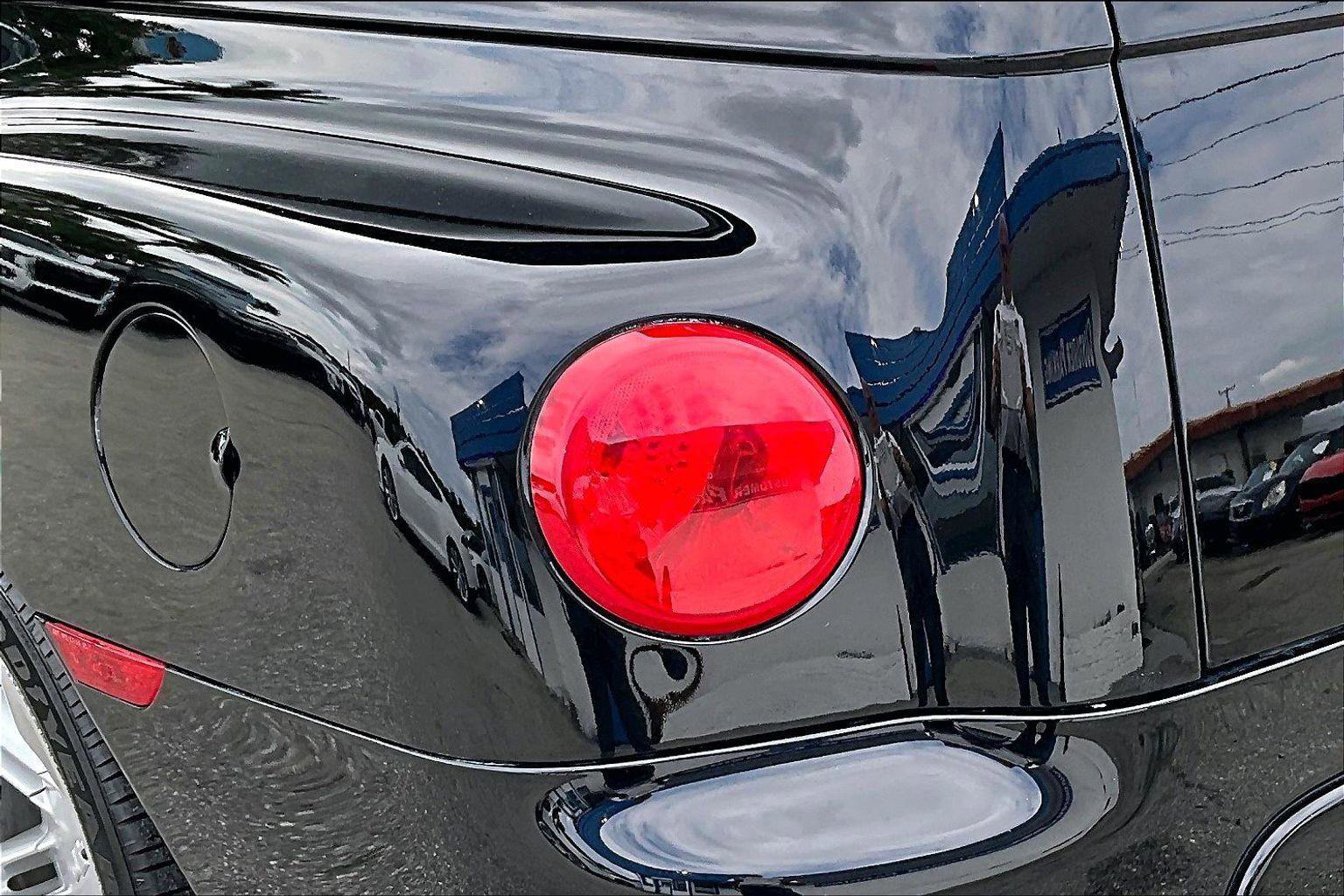 Used 2006 Chevrolet SSR w/ Preferred Equipment Group image 19