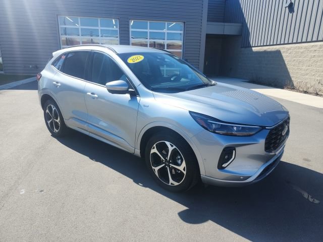 Used 2023 Ford Escape ST-Line Elite w/ Premium Technology Package image 3