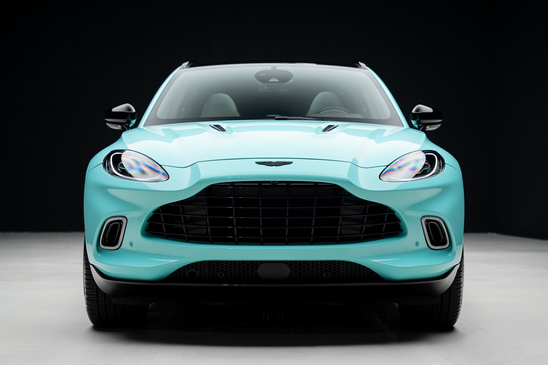 Used 2023 Aston Martin DBX AWD/4WD image 8