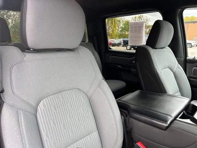 Used 2022 RAM 1500 Big Horn AWD/4WD image 32