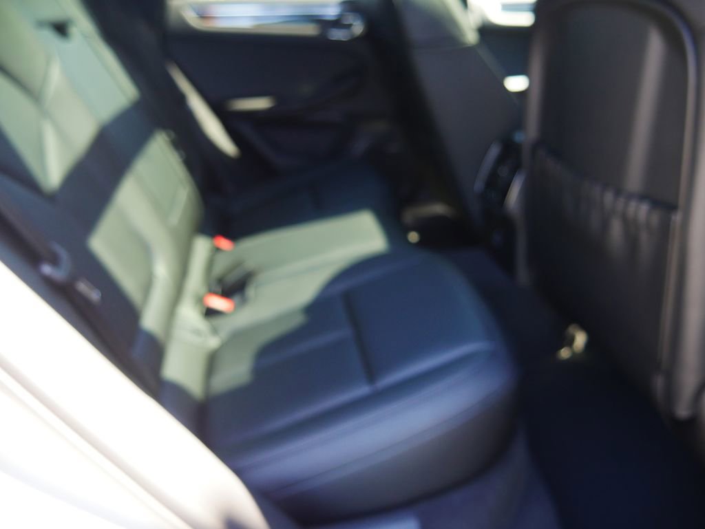 New 2026 Porsche Macan AWD/4WD image 16