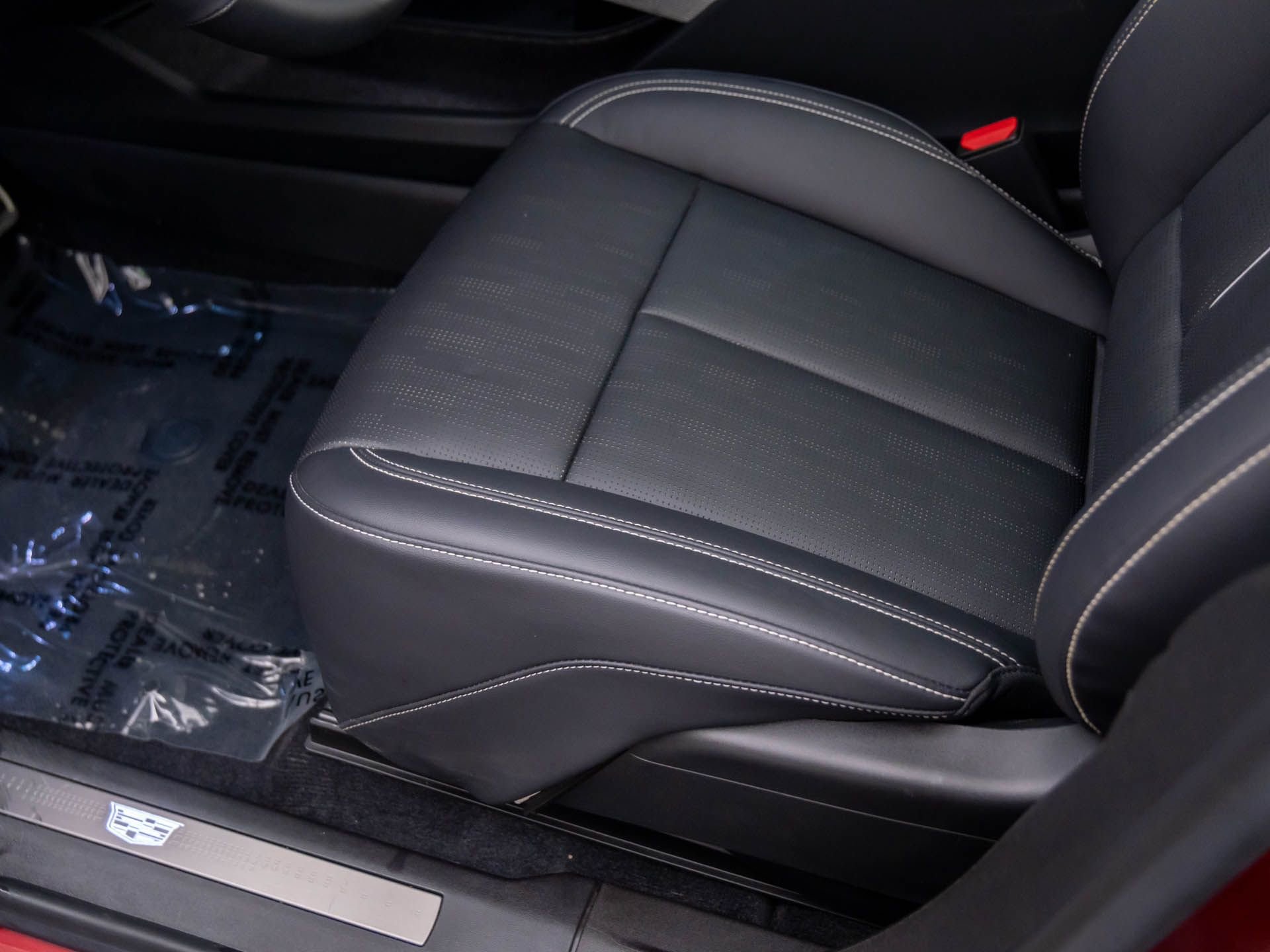 Certified 2025 Cadillac Optiq Sport 2 w/ LPO, Floor Liner Package image 18