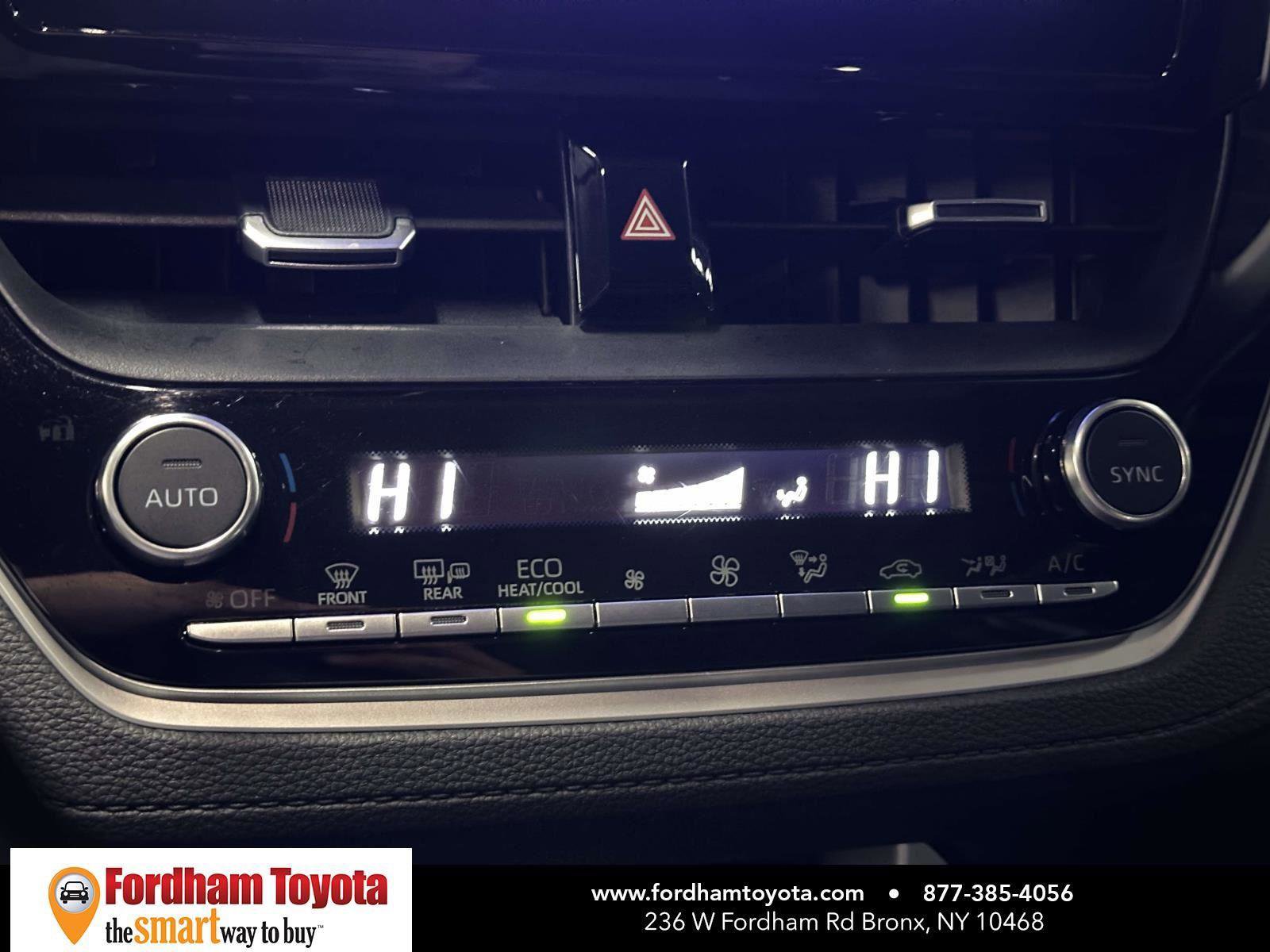 Used 2025 Toyota Corolla Cross XLE image 22