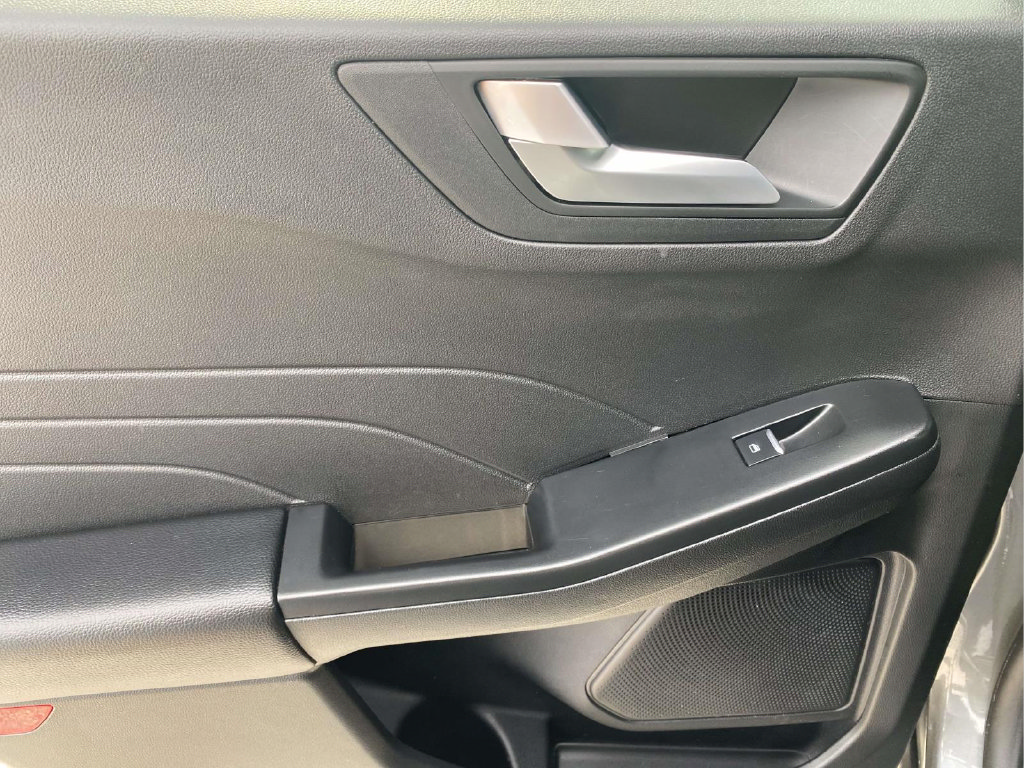 Used 2025 Ford Escape ST-Line FWD image 13