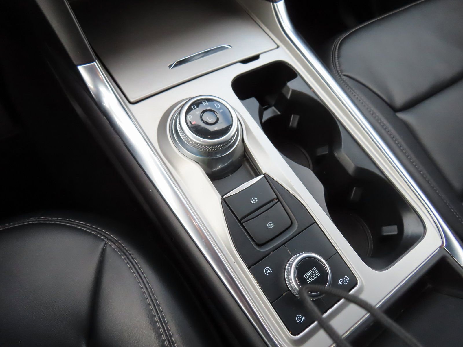 Used 2023 Ford Explorer XLT w/ Equipment Group 202A image 27