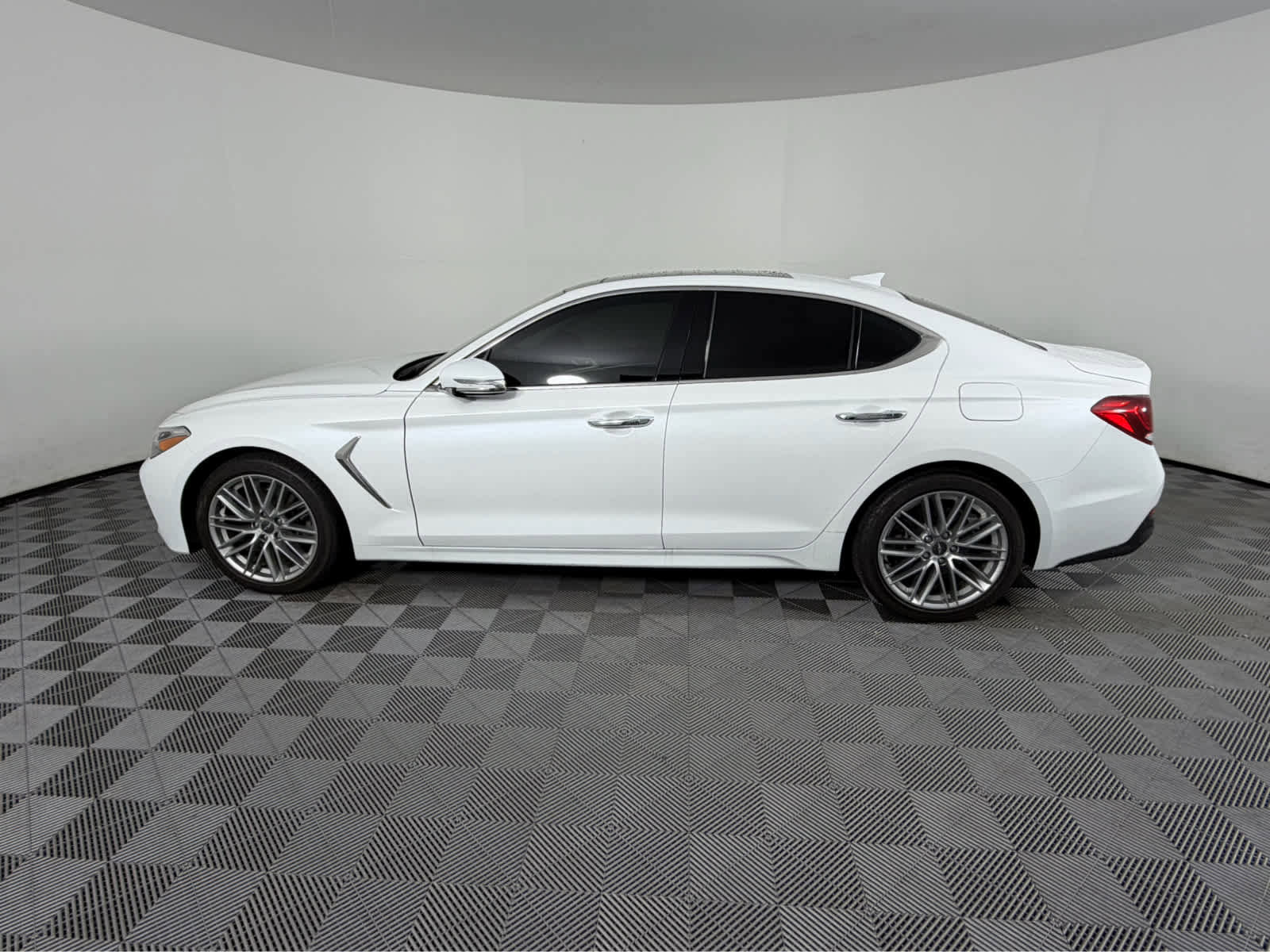 Used 2021 Genesis G70 2.0T w/ Elite Package image 6