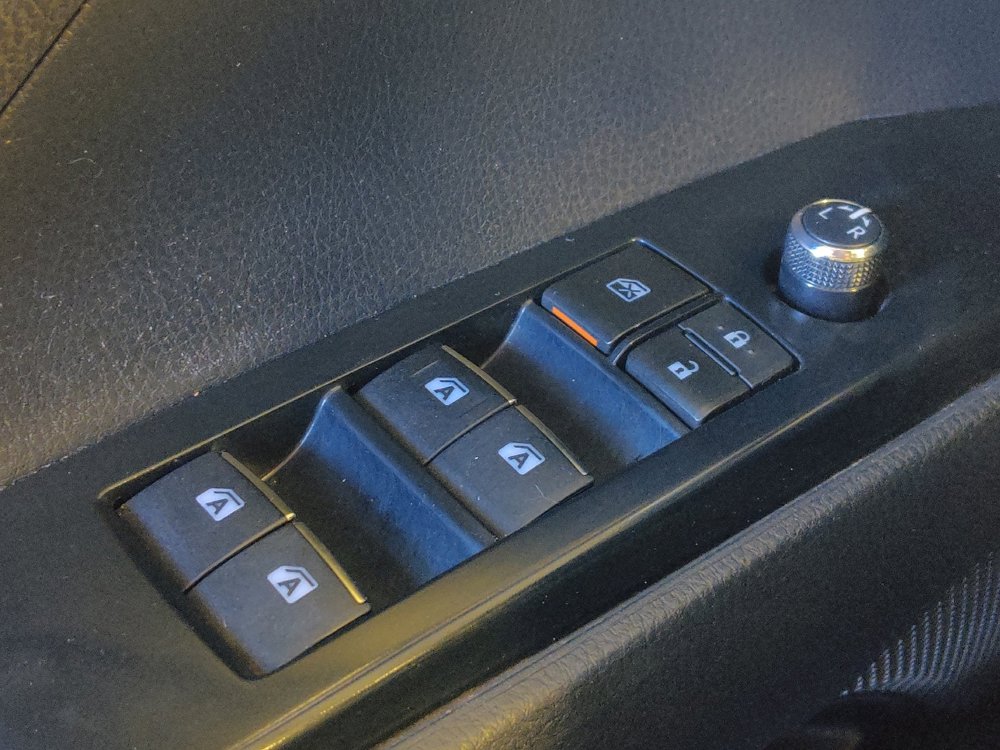 Used 2018 Toyota Camry XLE FWD image 27
