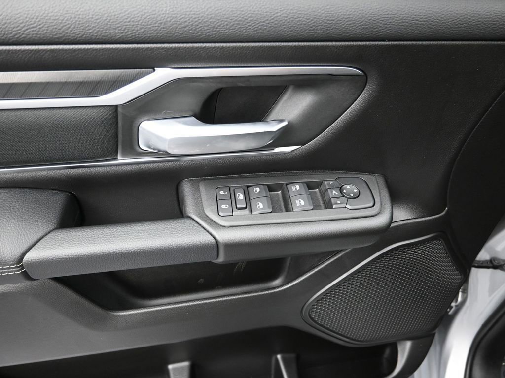 New 2026 RAM 1500 4x4 Crew Cab image 12