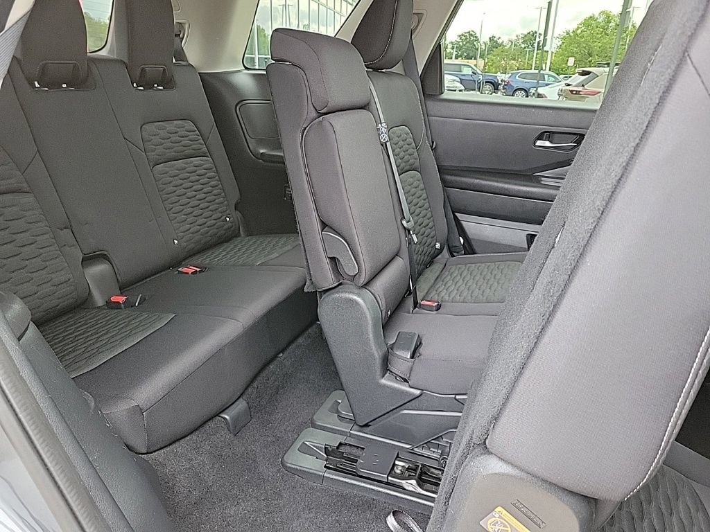 Used 2022 Nissan Pathfinder SV AWD/4WD image 15