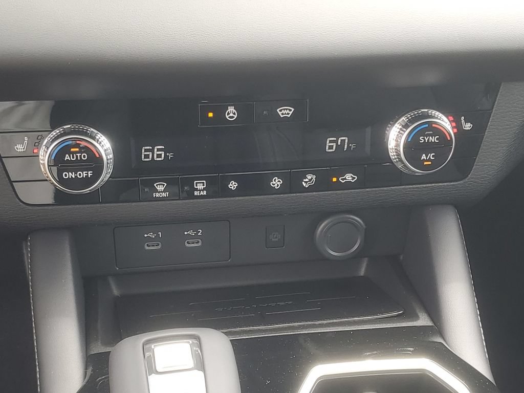 New 2026 Mitsubishi Outlander AWD image 30