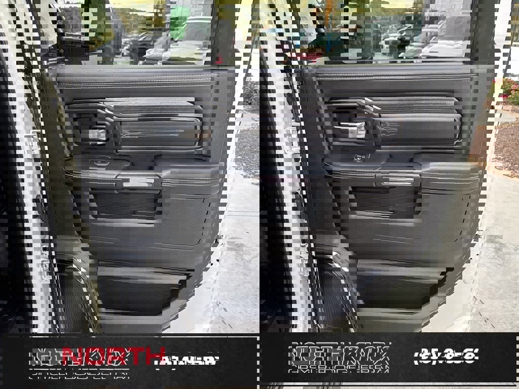 Used 2024 RAM 3500 Limited image 32