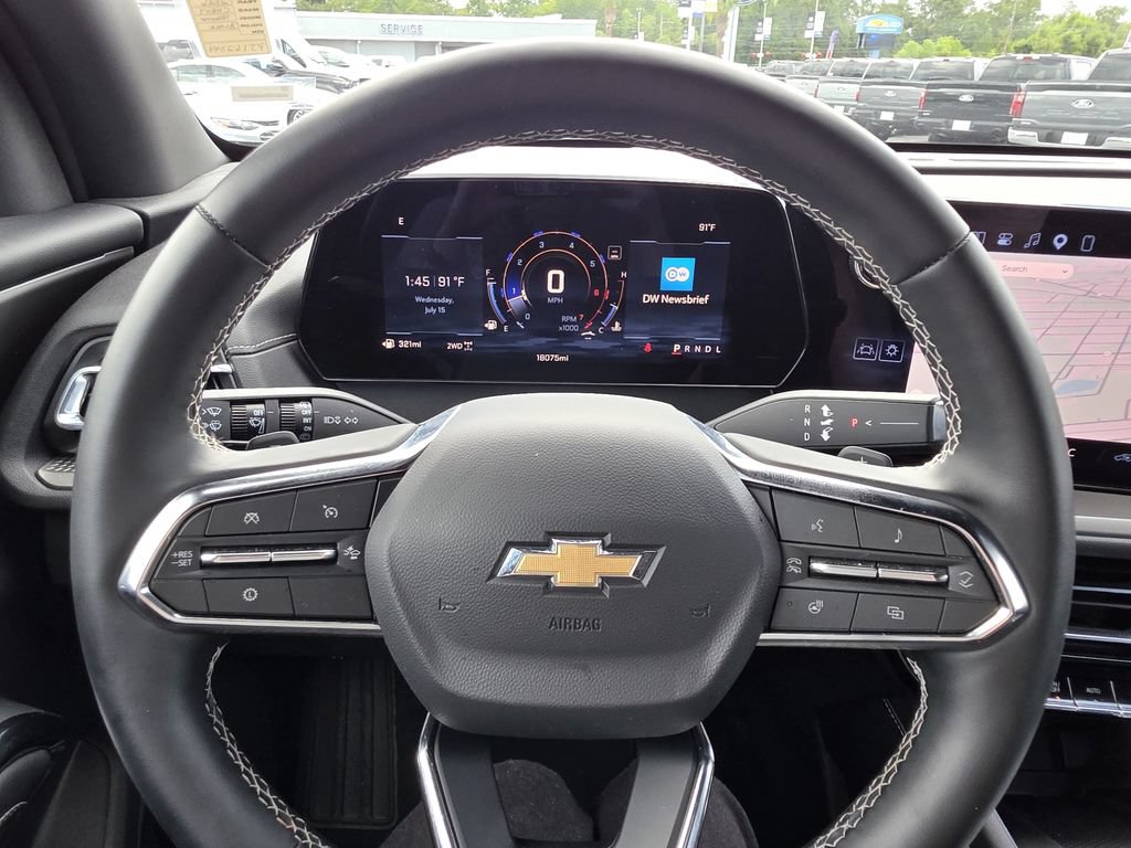 Used 2026 Chevrolet Traverse LT AWD/4WD image 33