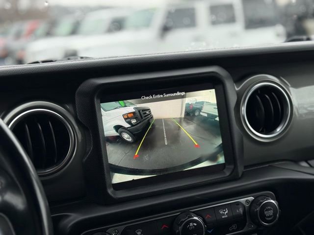 Used 2022 Jeep Wrangler Unlimited Sahara image 5