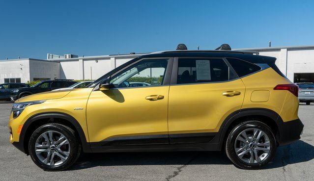 Used 2023 Kia Seltos S w/ Navigation Package AWD/4WD image 9