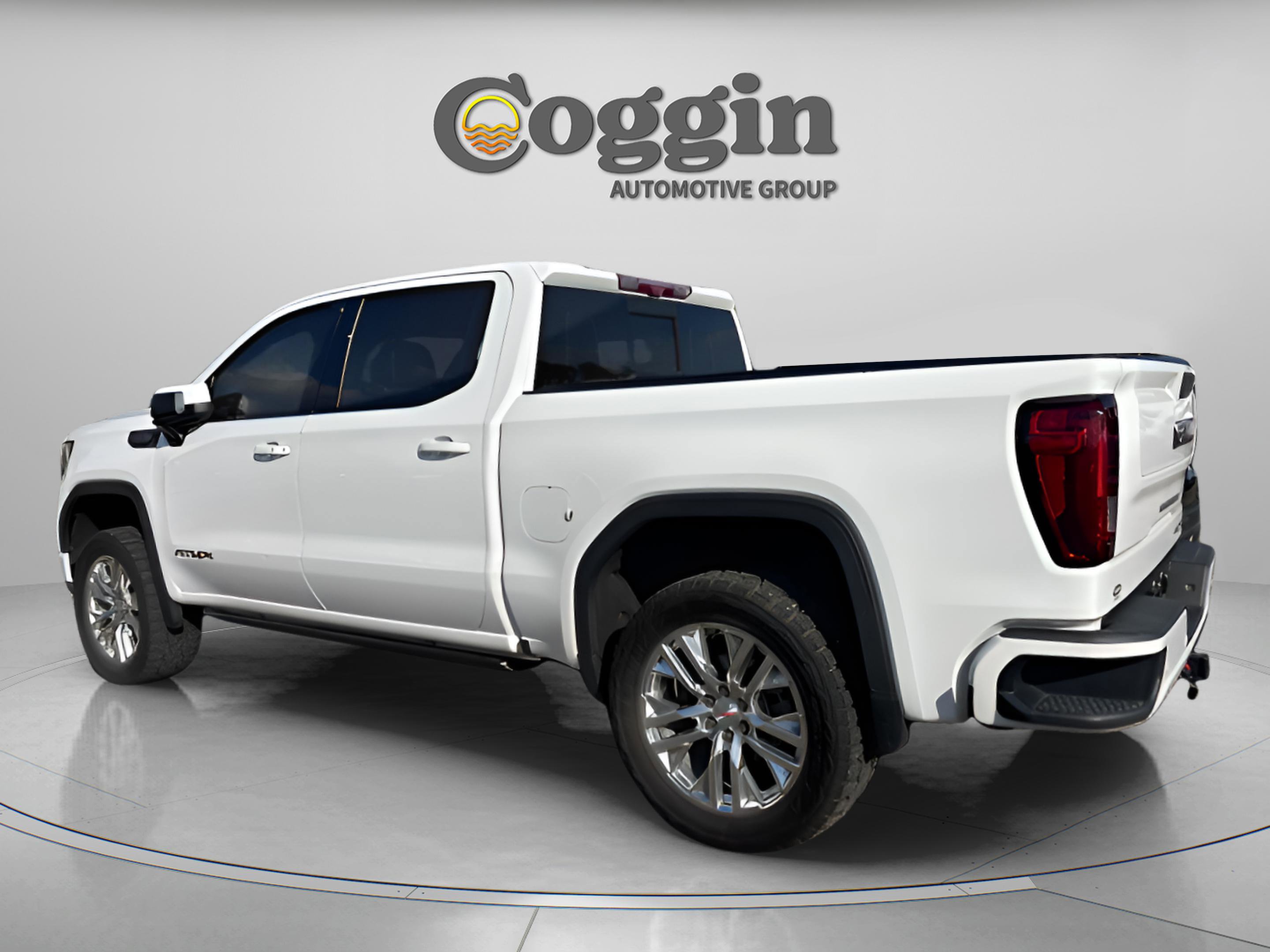 Used 2022 GMC Sierra 1500 AT4X image 9