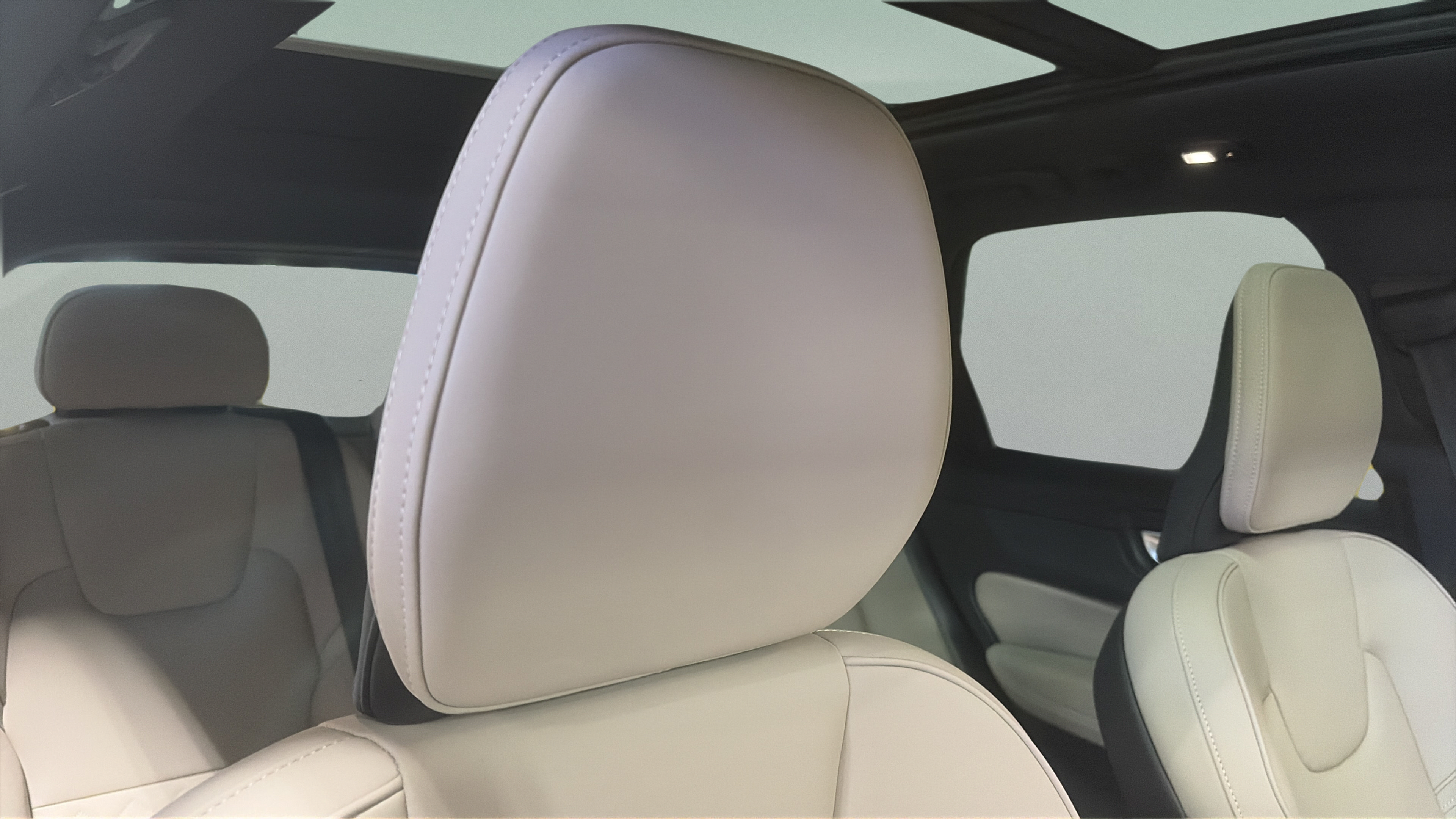 New 2027 Volvo XC60 B5 Plus AWD/4WD image 25