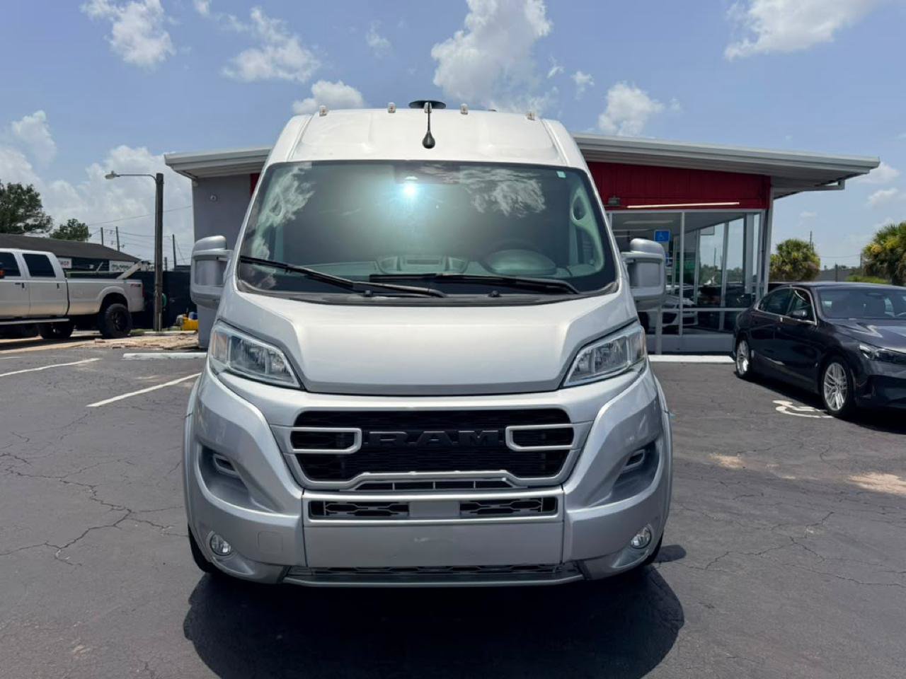 Used 2023 RAM ProMaster 2500 w/ Premium Convenience Group (B) FWD image 2