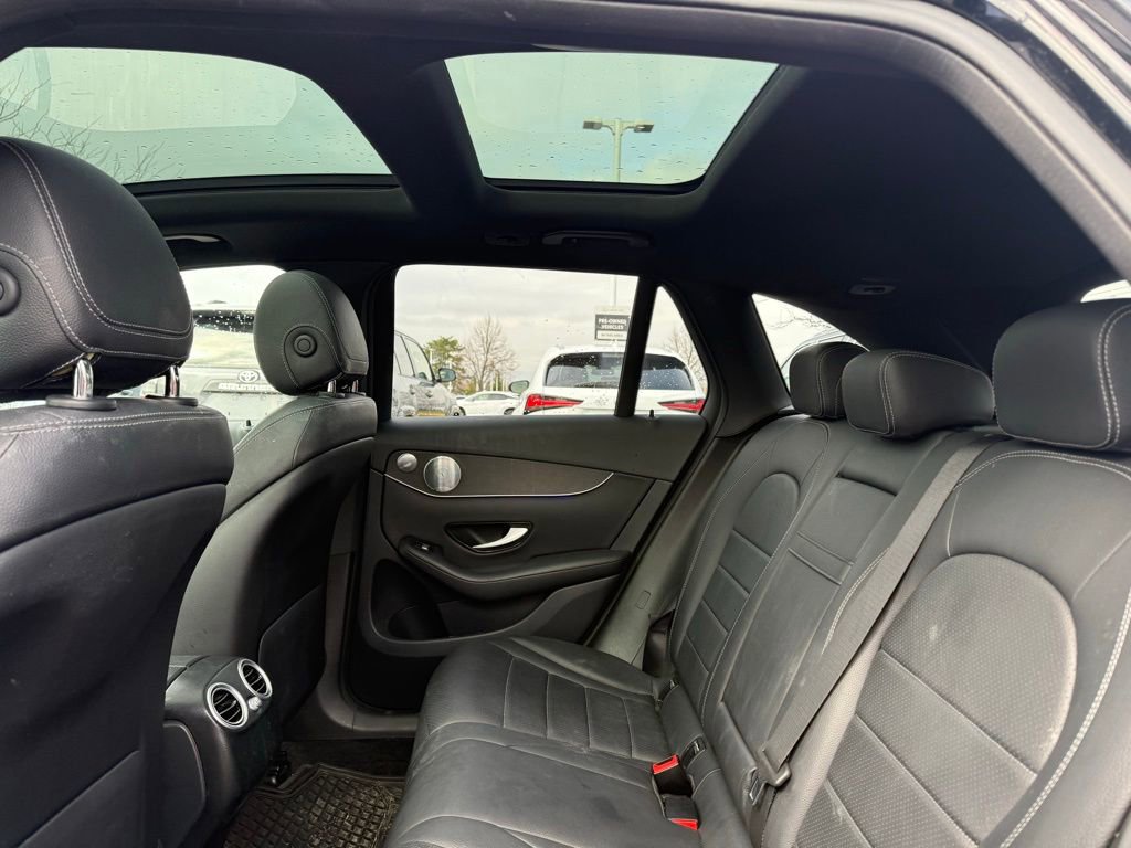 Used 2021 Mercedes-Benz GLC 300 4MATIC image 15