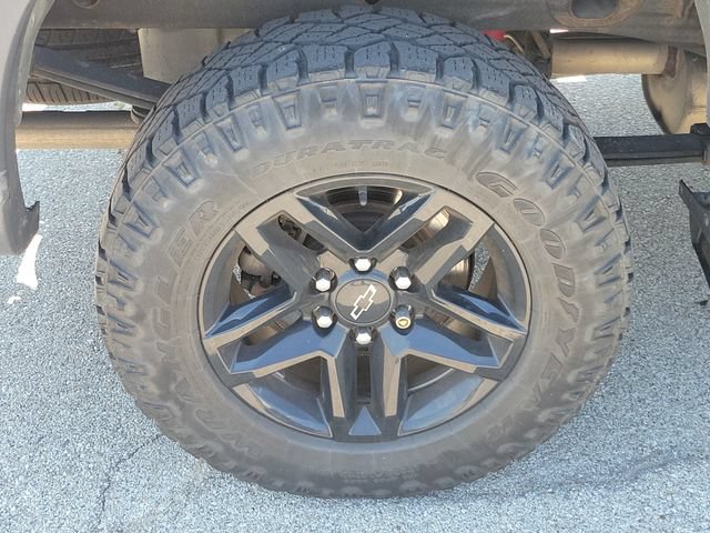 Used 2021 Chevrolet Silverado 1500 Custom Trail Boss w/ LPO, Dark Essentials Package AWD/4WD image 7