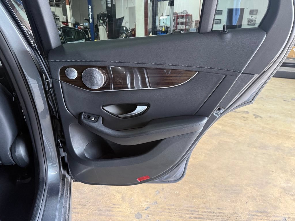 Used 2016 Mercedes-Benz GLC 300 4MATIC image 25