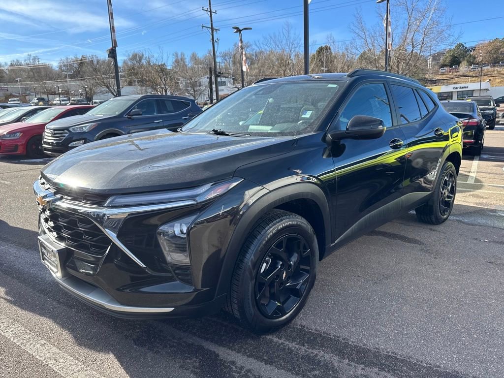 Used 2024 Chevrolet Trax LT image 3
