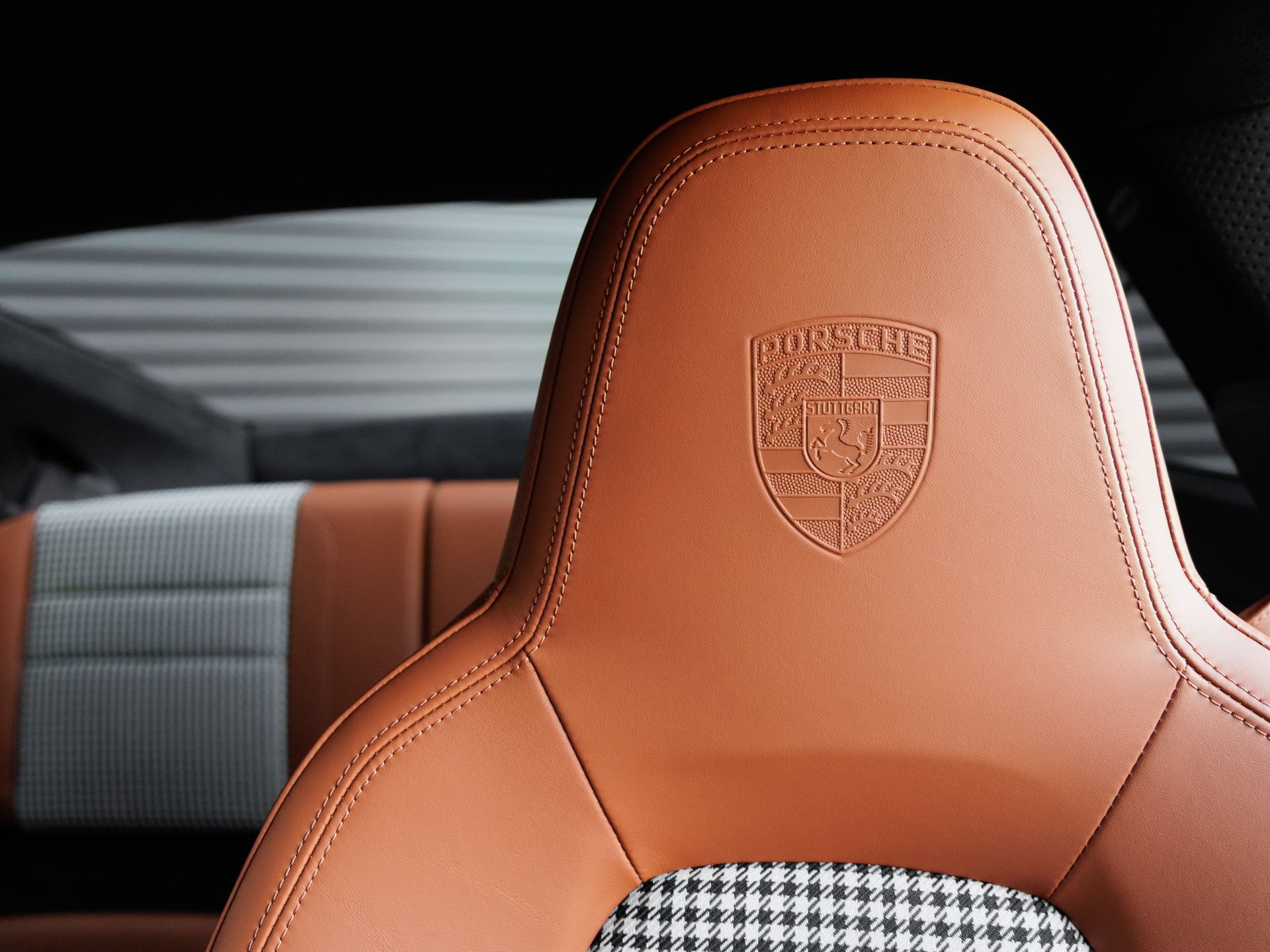 Certified 2023 Porsche 911 Sport Classic RWD image 18