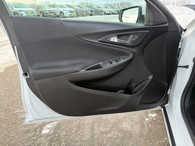 Used 2025 Chevrolet Malibu LT image 18