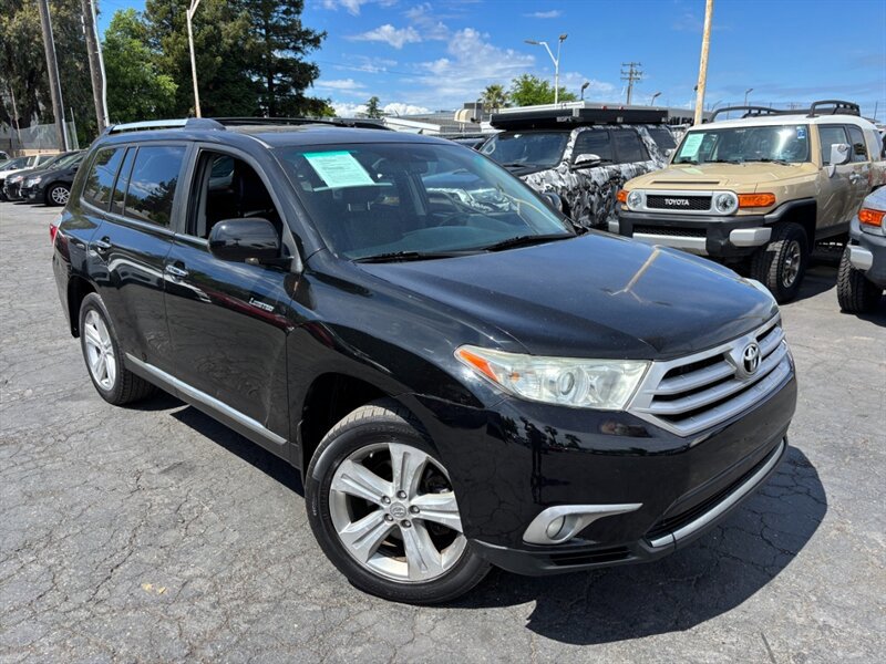 Used 2013 Toyota Highlander Limited AWD/4WD image 2
