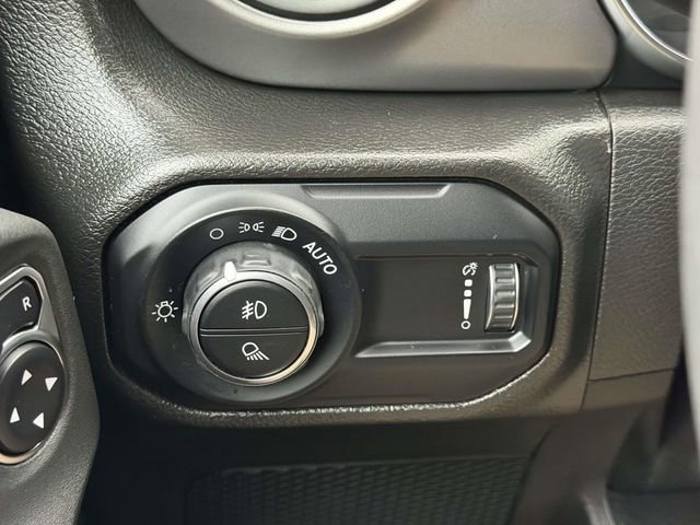 Used 2023 Jeep Gladiator Sport image 21