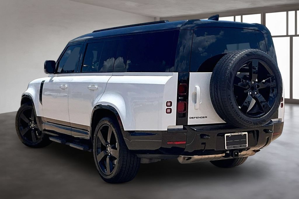 Certified 2025 Land Rover Defender 130 X-Dynamic SE AWD/4WD image 11
