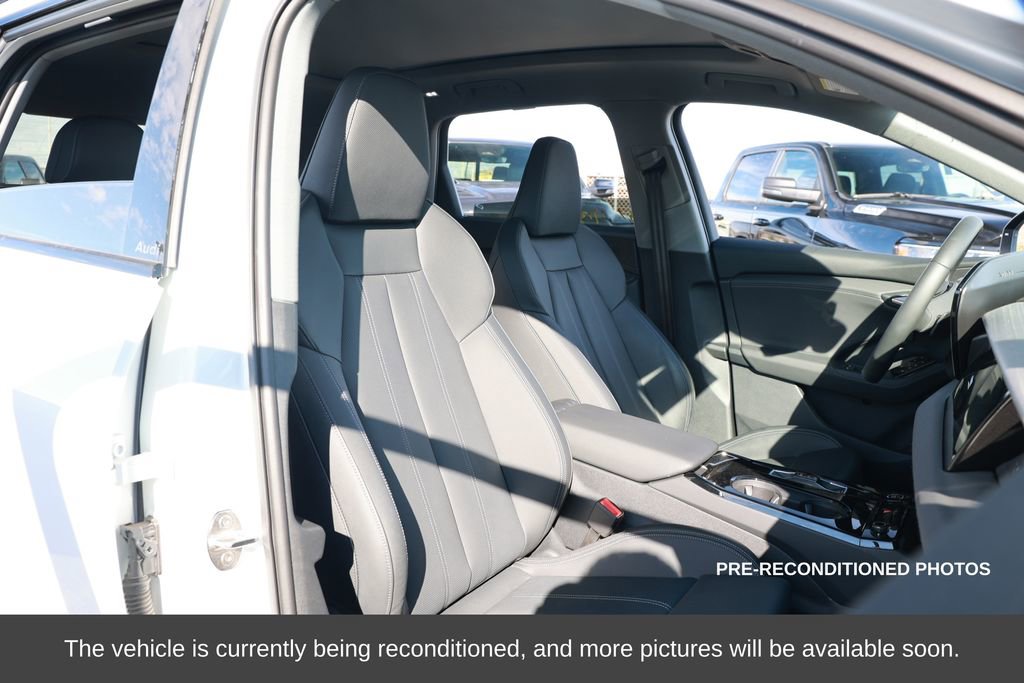 Used 2025 Audi Q6 e-tron Premium Plus w/ Premium Plus image 15