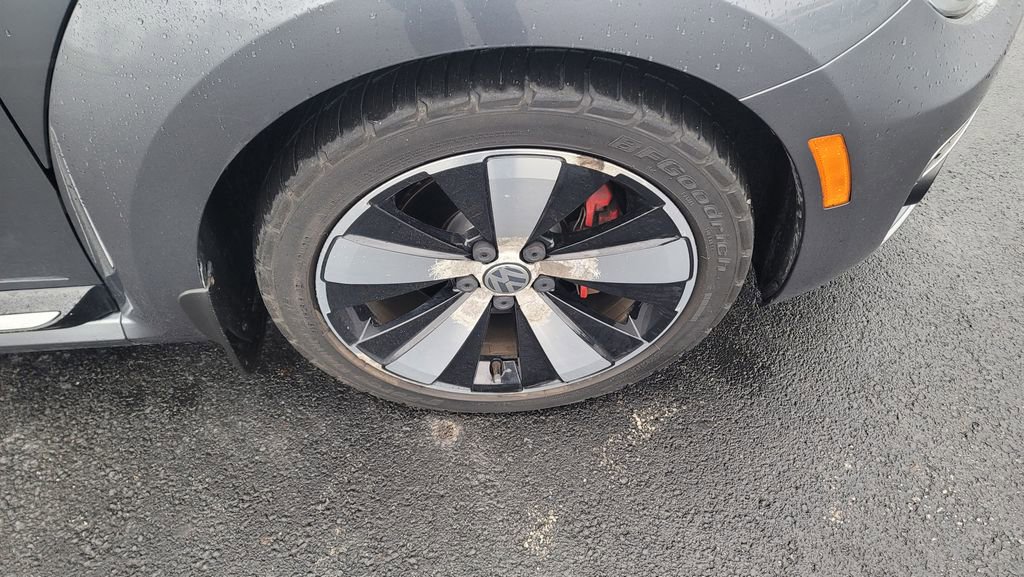 Used 2014 Volkswagen Beetle R-Line image 15