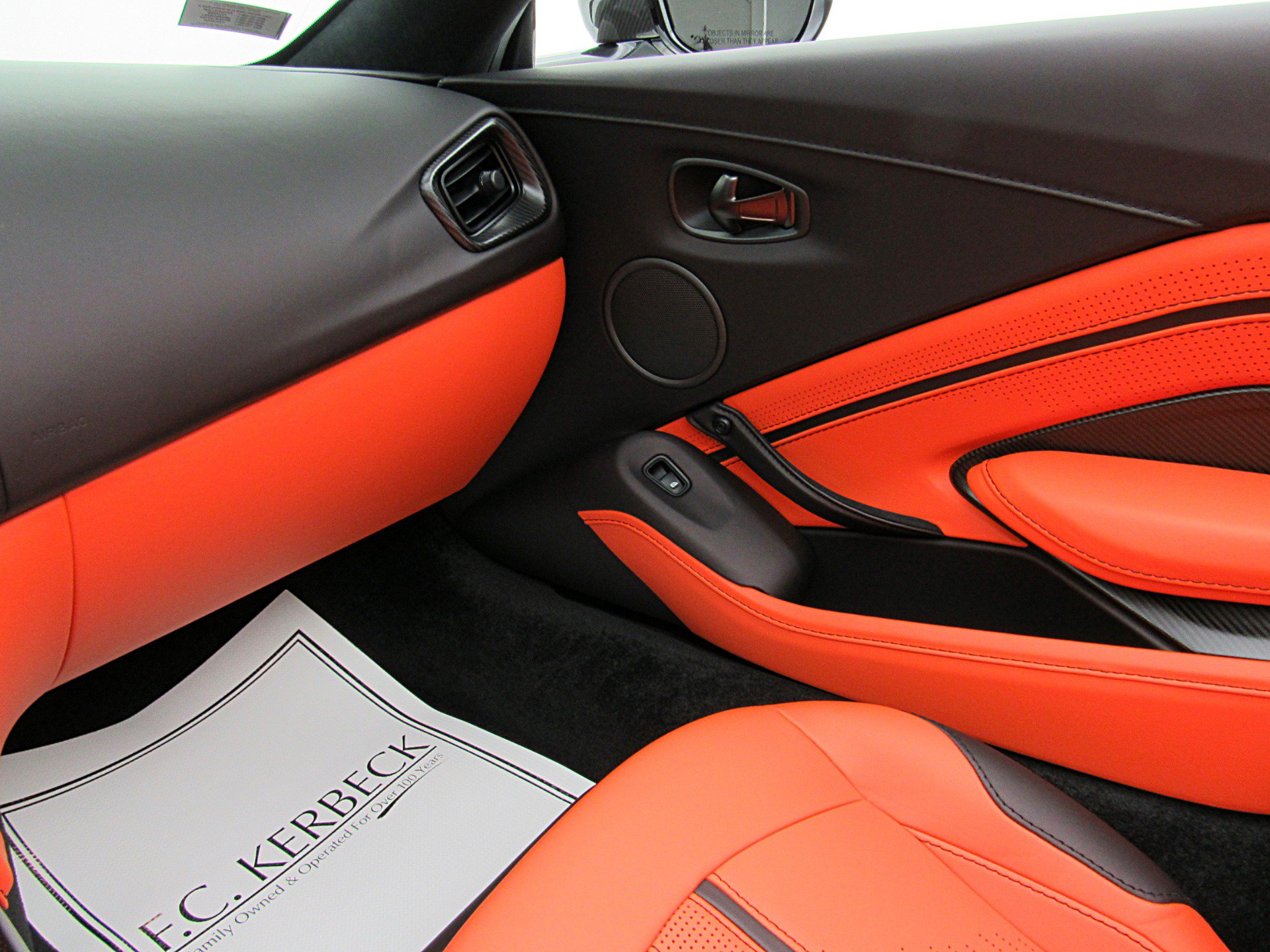 Used 2023 Aston Martin V8 Vantage Roadster RWD image 42