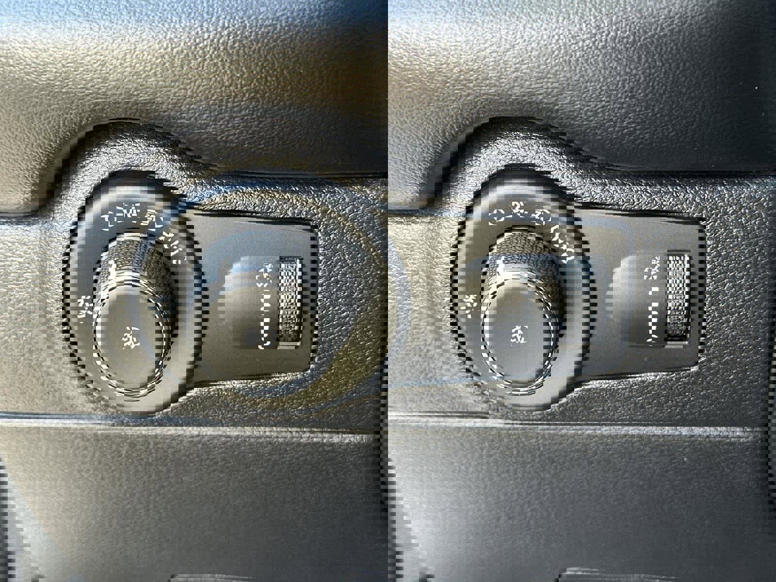 Used 2021 Dodge Durango SXT w/ 3rd Row Seating Group image 28