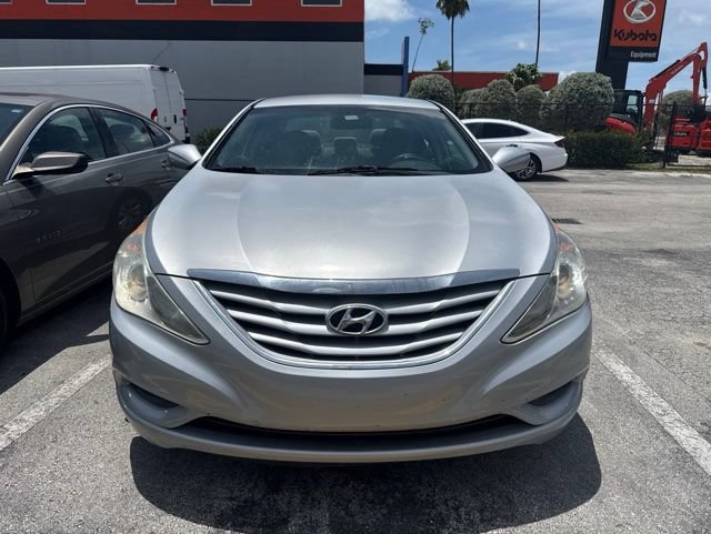 Used 2012 Hyundai Sonata GLS FWD image 2