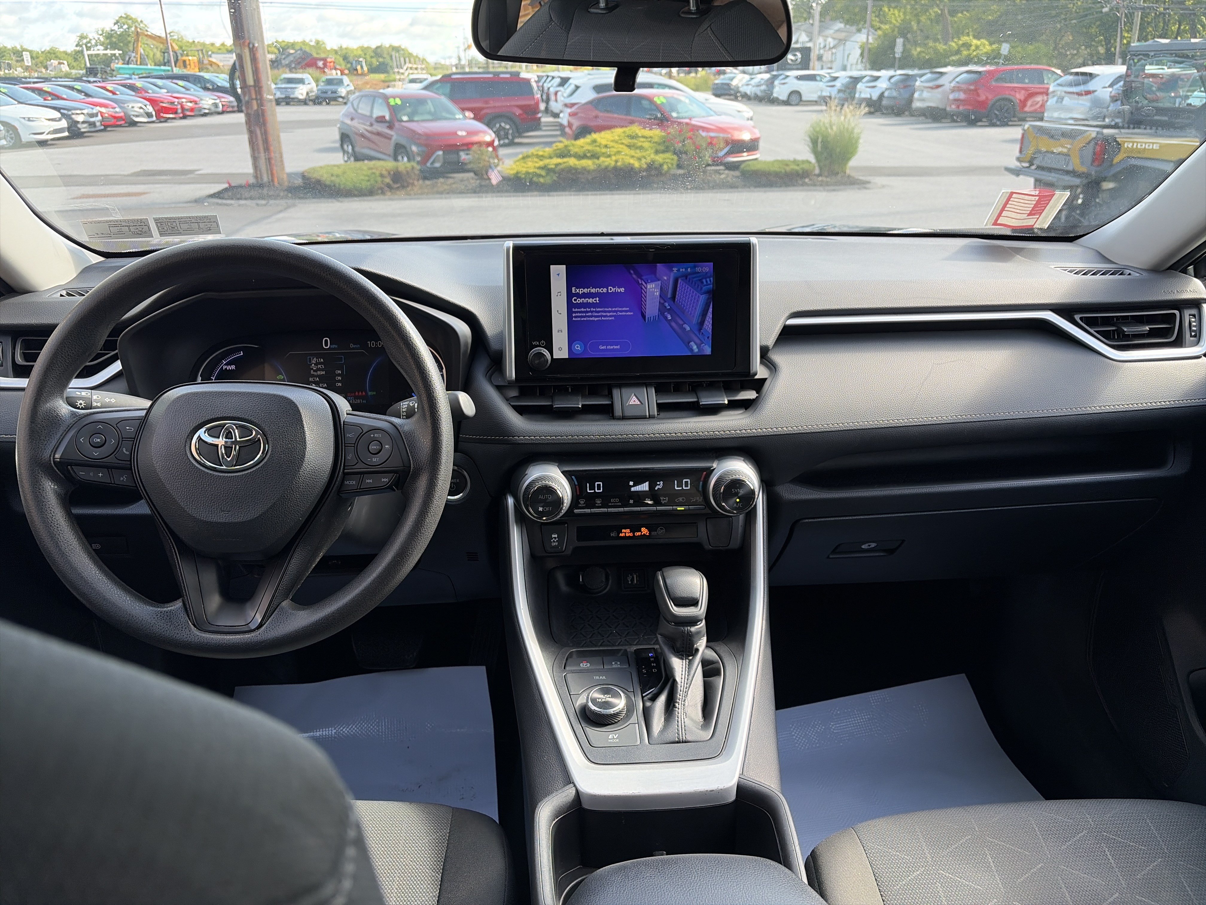 Used 2025 Toyota RAV4 XLE AWD/4WD image 14