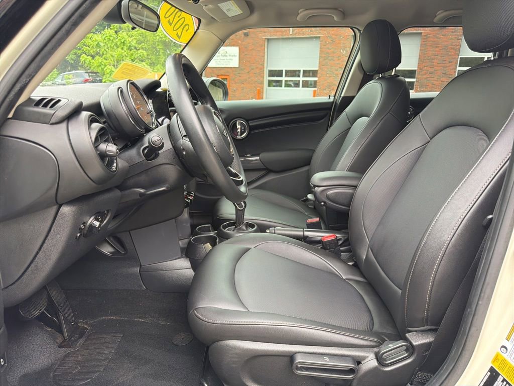 Used 2020 MINI Cooper 4-Door Hardtop FWD image 14