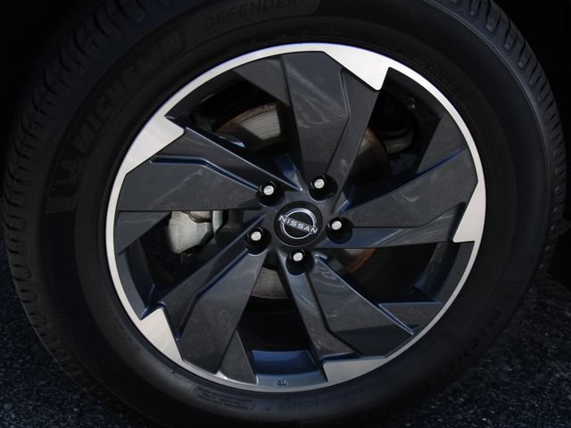 Certified 2024 Nissan Rogue SV AWD/4WD image 33