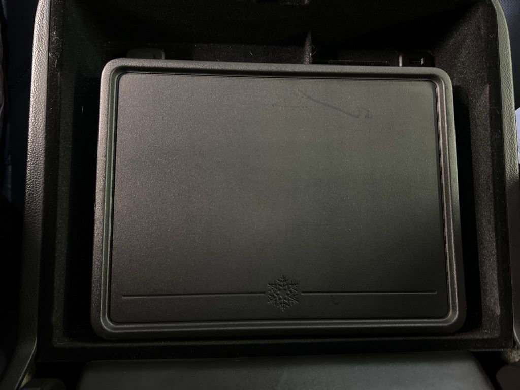 Used 2018 Cadillac Escalade ESV Platinum AWD/4WD image 20