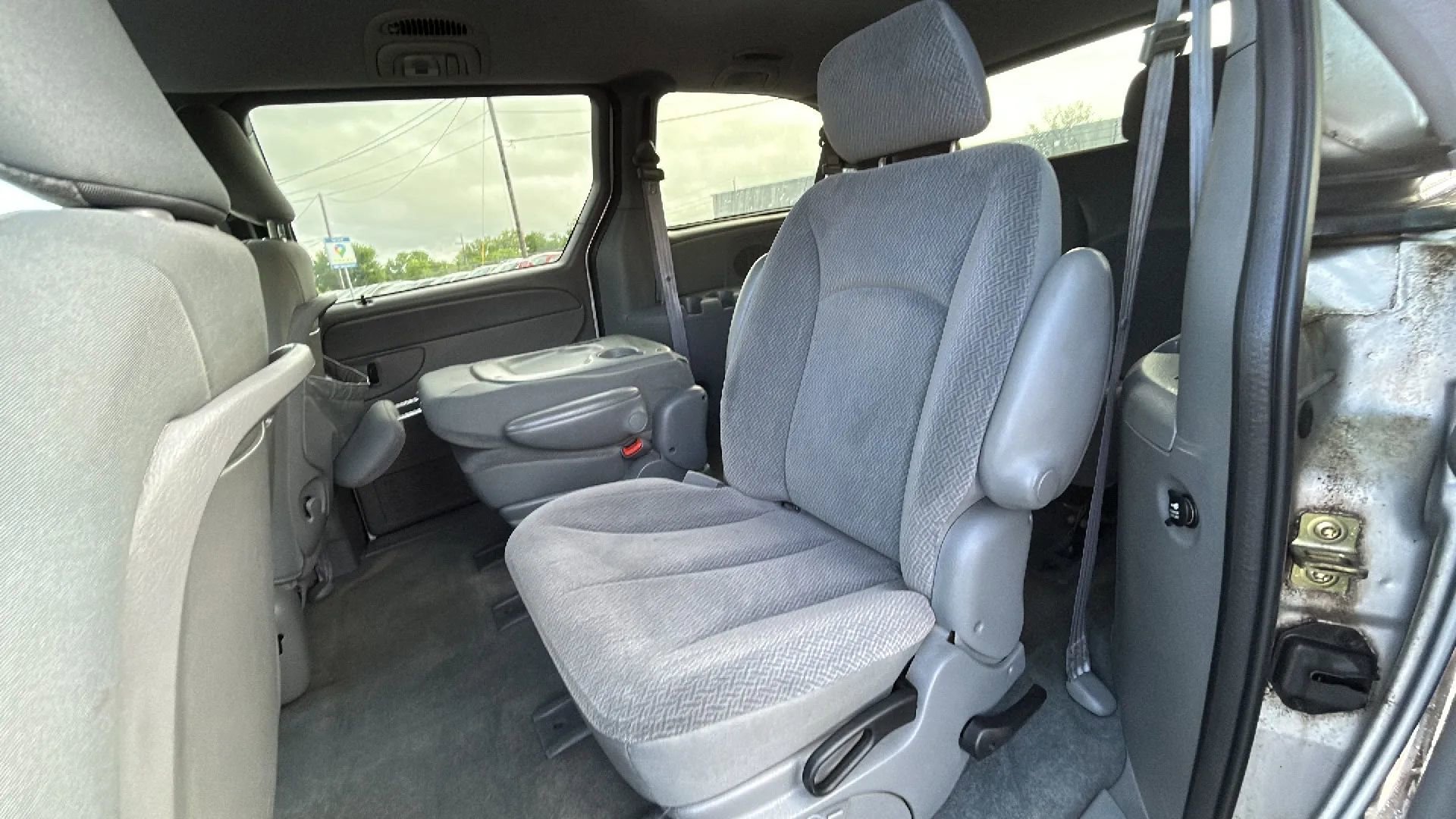 Used 2004 Chrysler Town & Country Touring FWD image 6