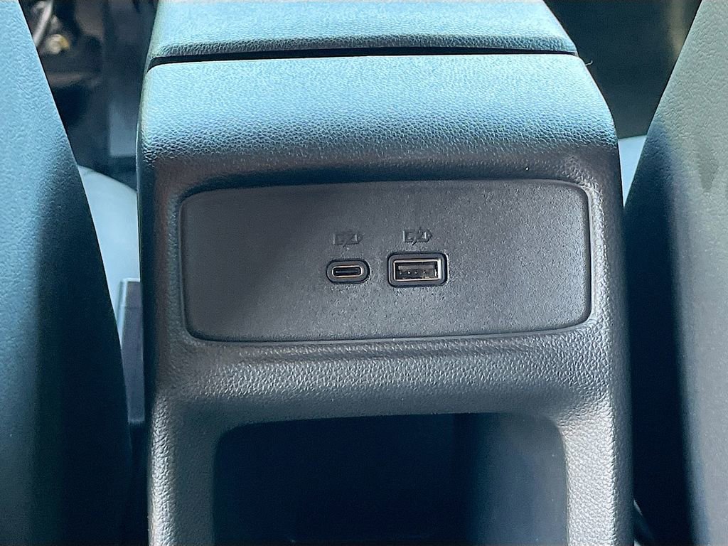 Used 2025 Chevrolet Trax RS w/ Sunroof Package image 25