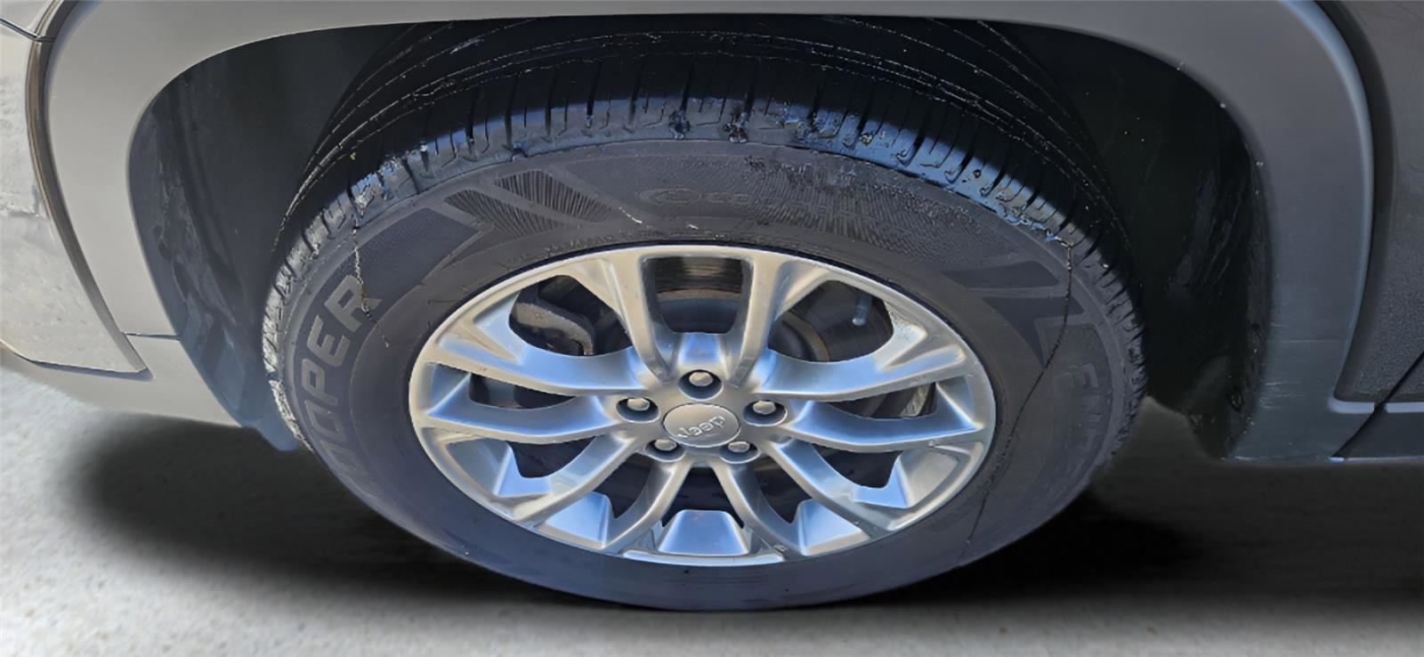 Used 2020 Jeep Cherokee Latitude Plus image 47