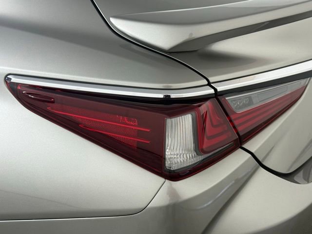 Used 2020 Lexus ES 350 w/ Accessory Package FWD image 13