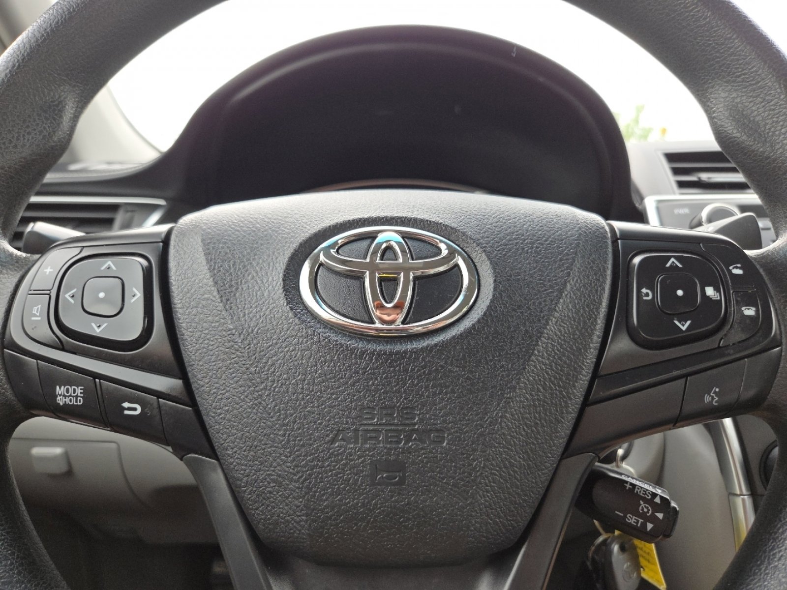 Used 2017 Toyota Camry LE FWD image 27