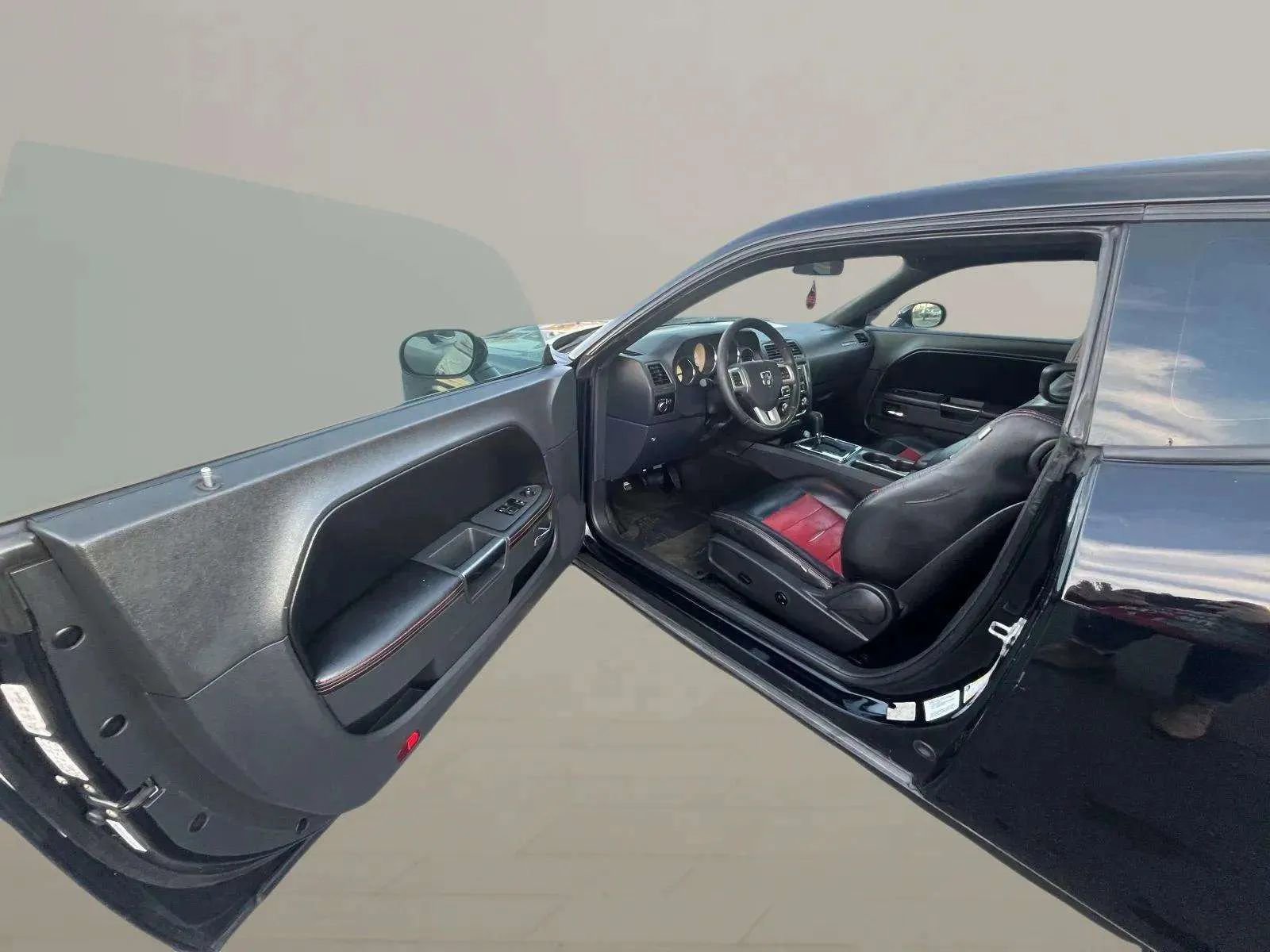 Used 2013 Dodge Challenger SXT RWD image 12