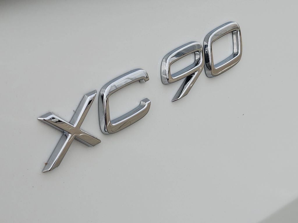 Used 2016 Volvo XC90 T6 Momentum w/ Momentum Plus Package image 11