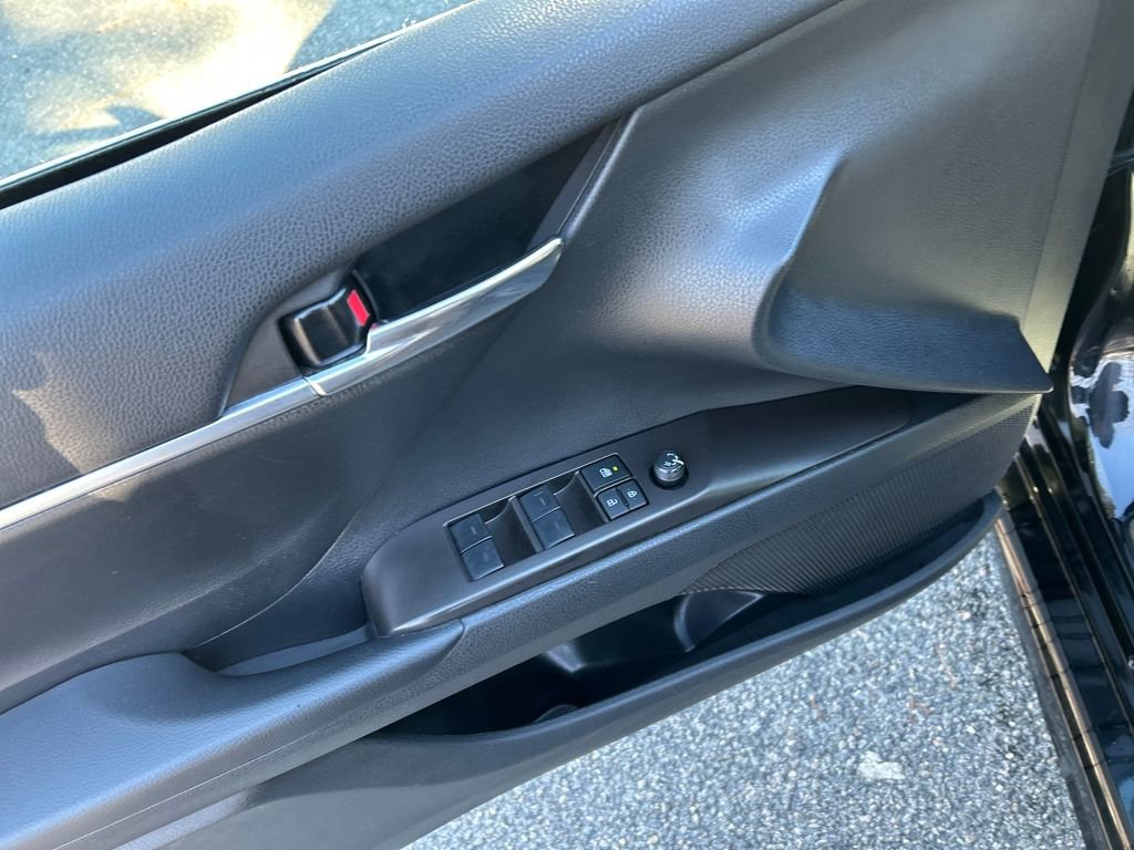 Used 2024 Toyota Camry SE image 13
