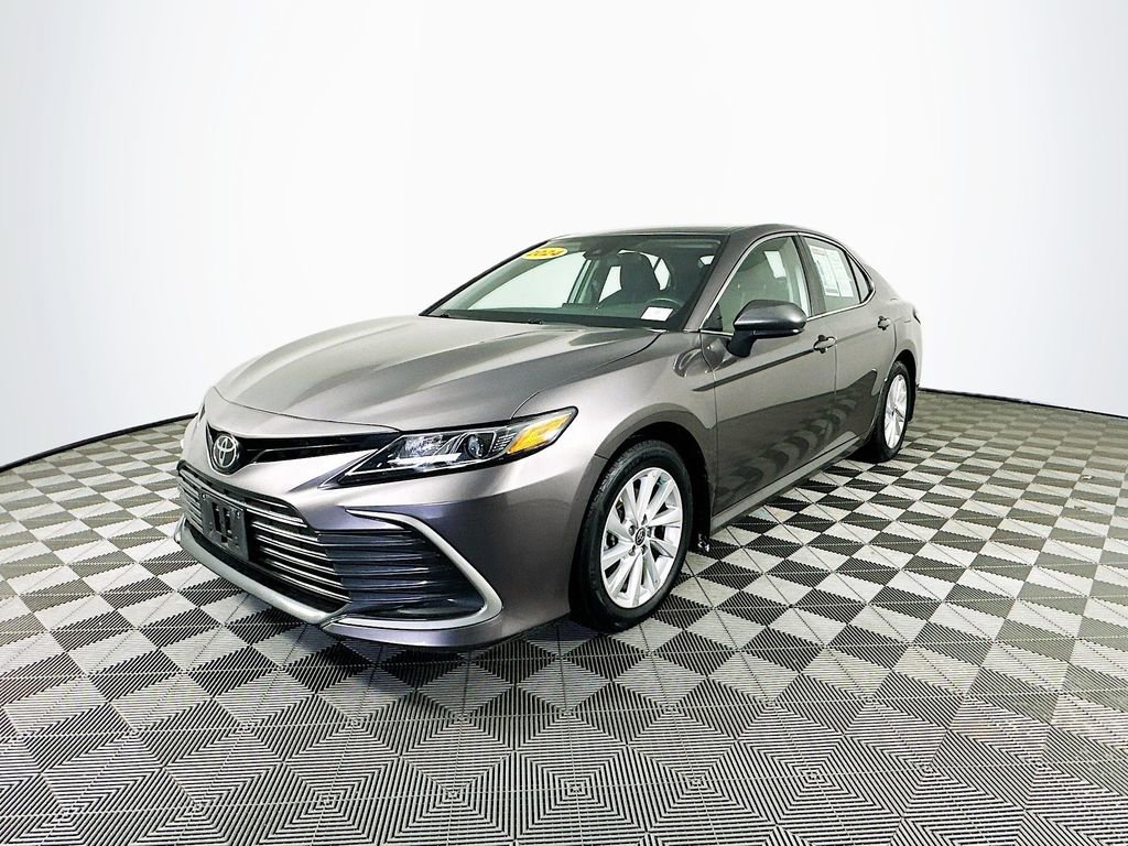 Used 2024 Toyota Camry LE image 5